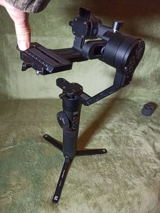Ghimbal Zhyun Crane 2 stabilizare camere profesionale