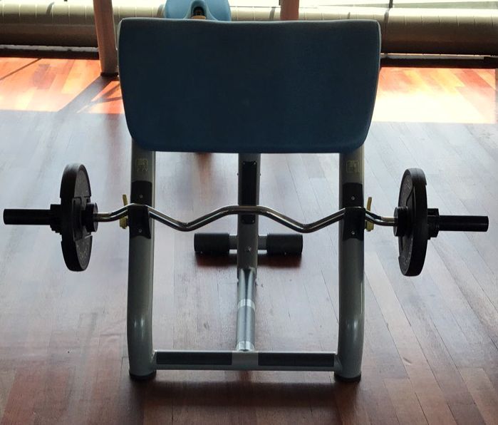 Фитнес уред Technogym Scott Bench Element+