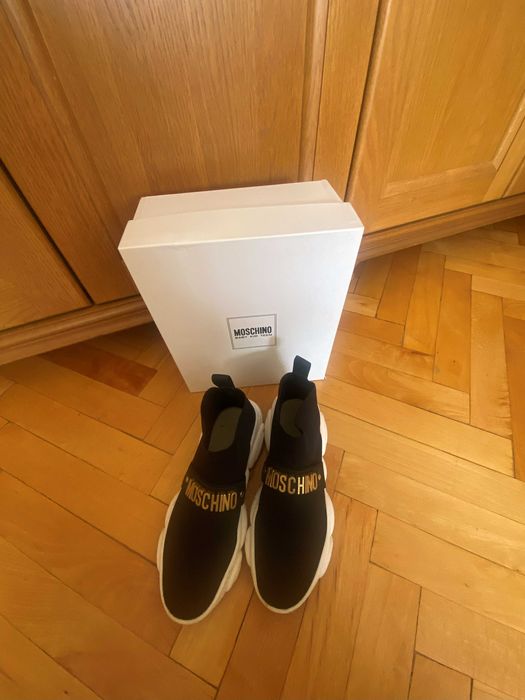 Дамски sникърси Moschino 38 номер