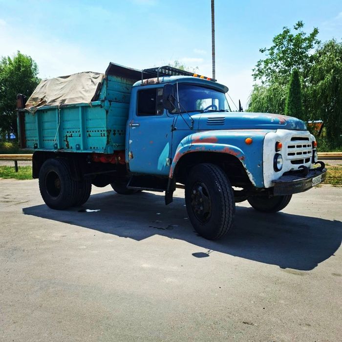 Ishlab turga texnika sotiladi ZIL 130
