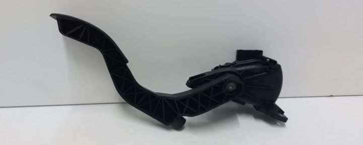 Pedala acceleratie 8d1721523f Volkswagen VW Passat B5 seria