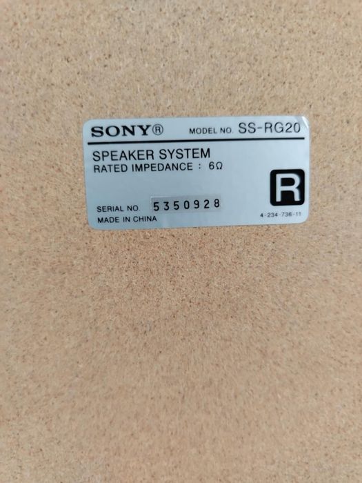 Vând combina Sony MP3 cu tot cu adaptor bluetooth