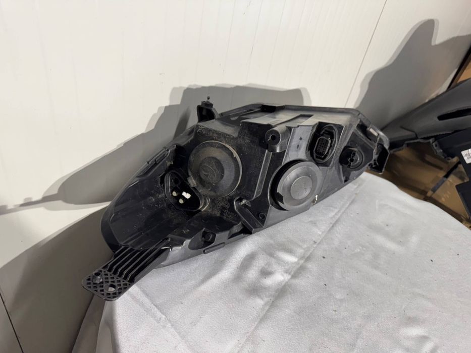 Far dreapta Ford Fiesta MK8 XENON LED 2019/2020/2021/2022