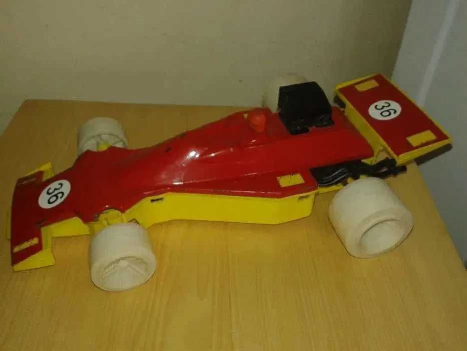 Masinuta model Formula 1 perioada comunista