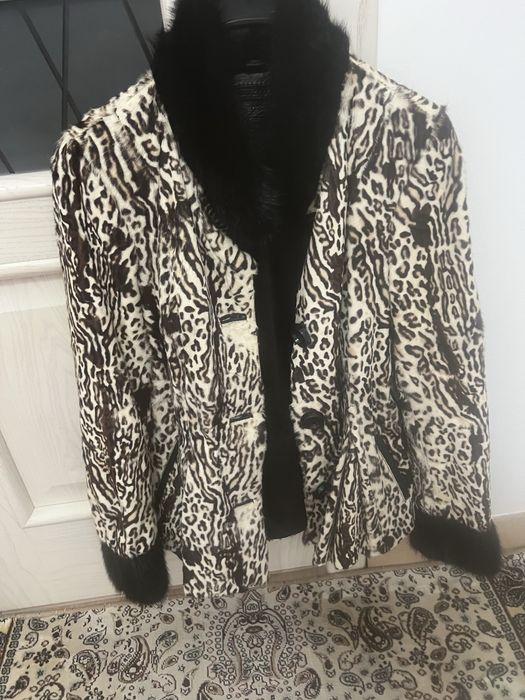 Продам димисезонное польто из пони