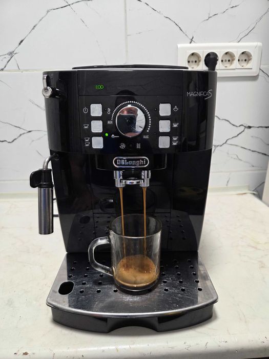 Espressor Automat DeLonghi Magnifica S ECAM 21.116.B Aparat cu Cafea Boabe