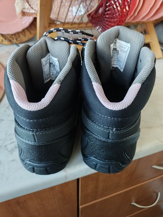 Обувки сейфти ном.37.Нови!