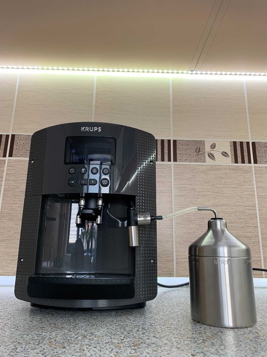 Espressor Krups LCD automat cafea boabe + sistem de lapte