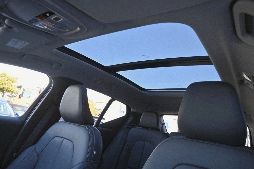 Volvo XC40 • Mild Hybrid • Dark Plus Ultimate • Panoramic