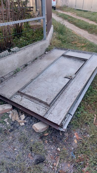 Гаражные ворота продам.