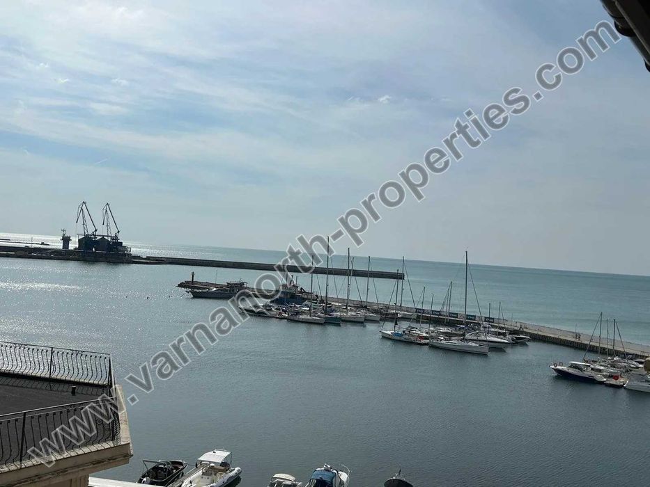 Апартамент с морска панорама в Балчик