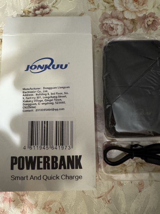 Baterie externă 10000 mAh cu 4 porturi