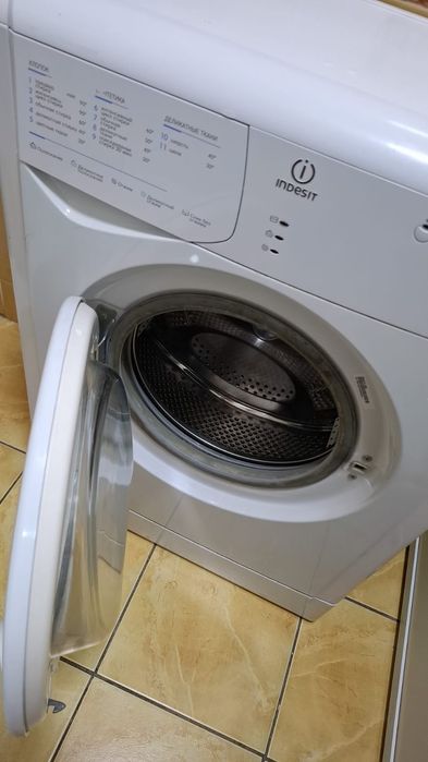 Продам стиральную машину