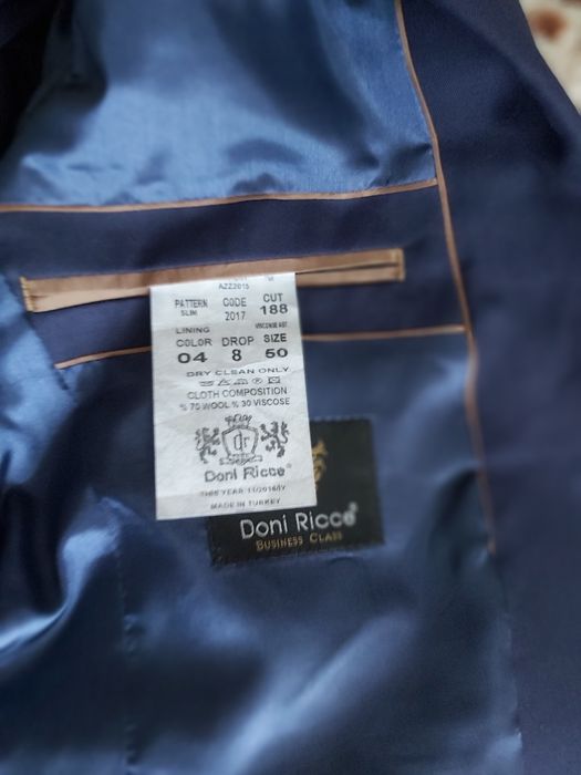 Продам мужской костюм