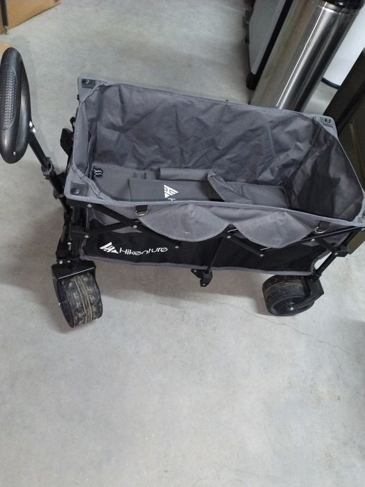 cărucior pliabil Hikenture are o capacitate de 135L și poate suporta o greutate de până la 150 kg.