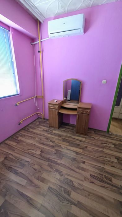 Продава се обзаведен, саниран и реален 2-ст. Апартамент в жк."Димова махала", гр. Перник