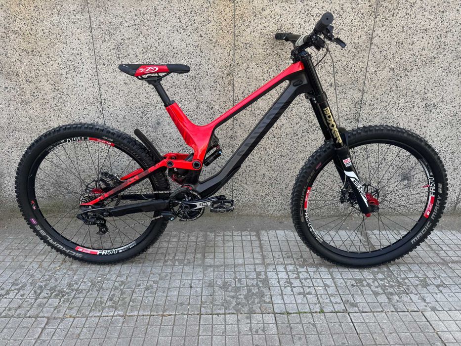Canyon Sender CF 8.0 Carbon Donwhill/Sram X0/RockShox BoXXer 200mm.