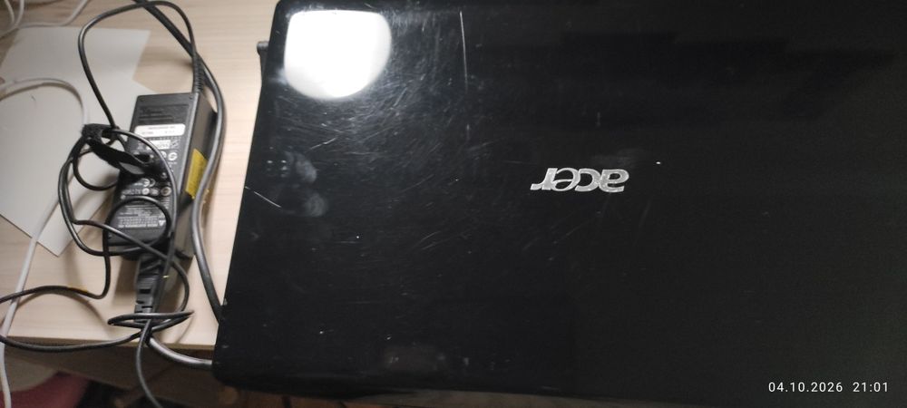 Laptop Acer Aspire 5737Z model KAL00 fabricat 2009
