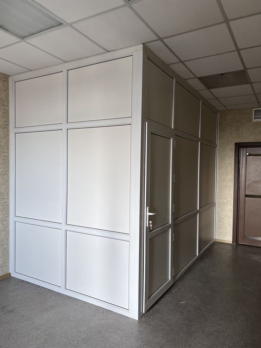 Пластиковые перегородки двери окна балконы