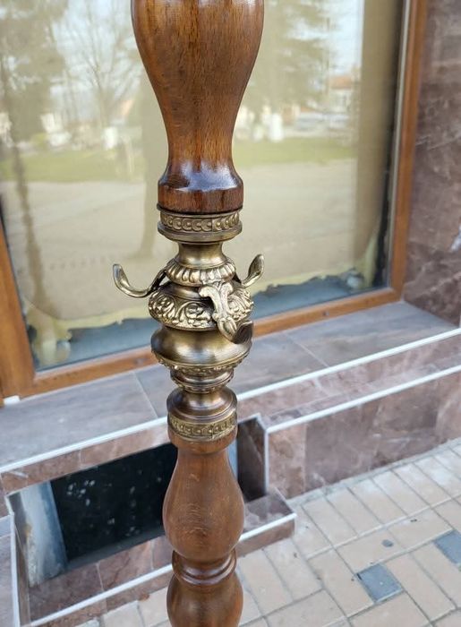 Изключително красива настолна закачалка