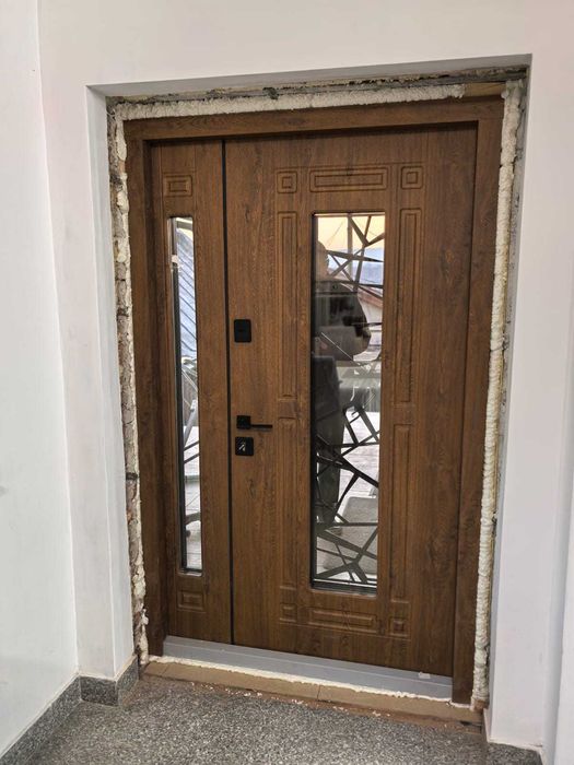 Usa intrare casa Fort P