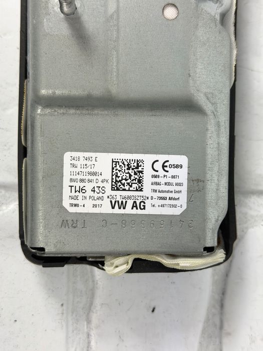 Airbag крака AUDI A4 B9 A5 F5 8W0880841D 8W1857246 8W1880918 8W0880841D