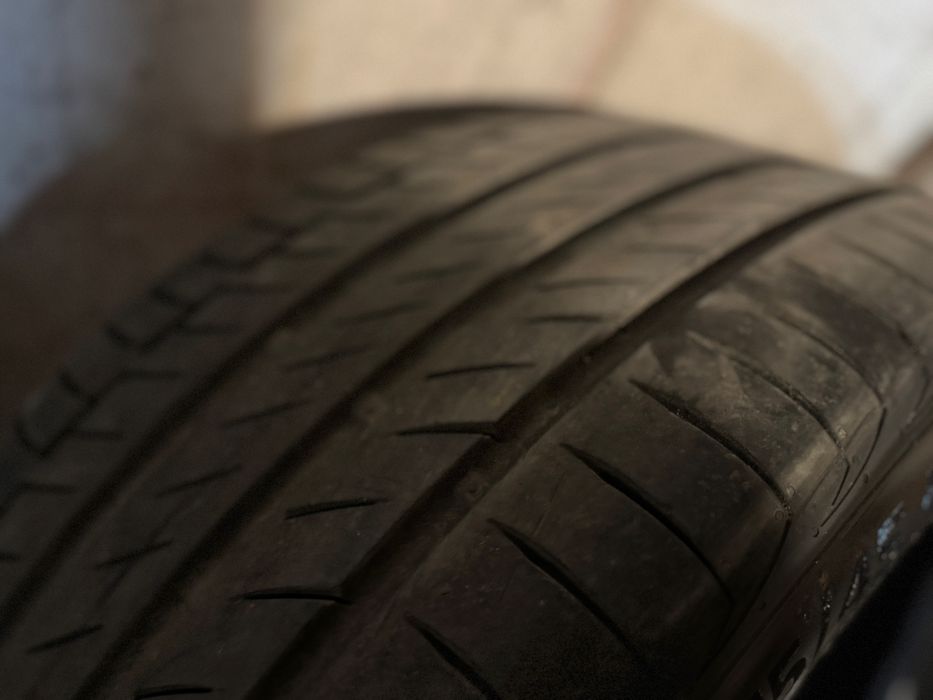 Continental Premium  Contact 6 - 275 / 45 / R21 - 275 / 40 / R21