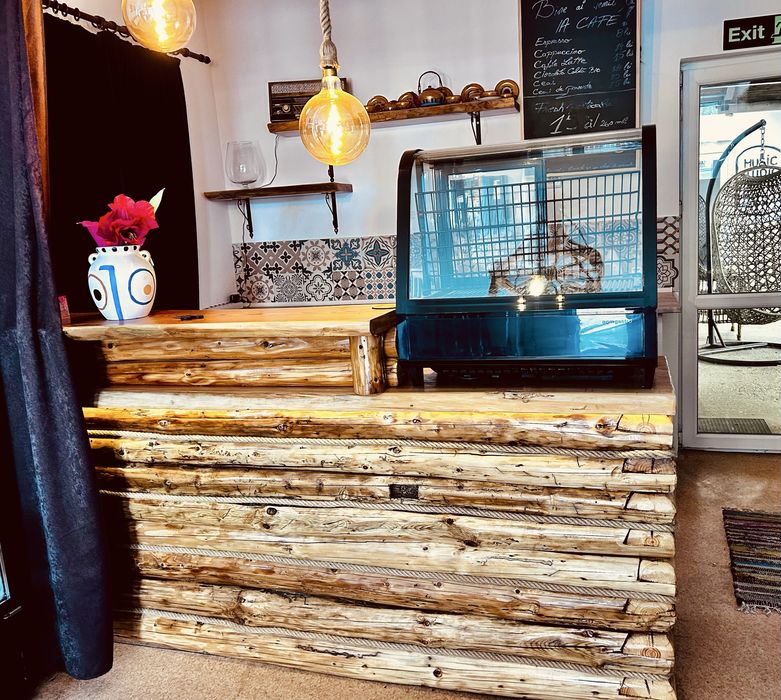 Bar cafenea + Vitrina frigorifica + Mobilier bucatarie + Bar evenimente