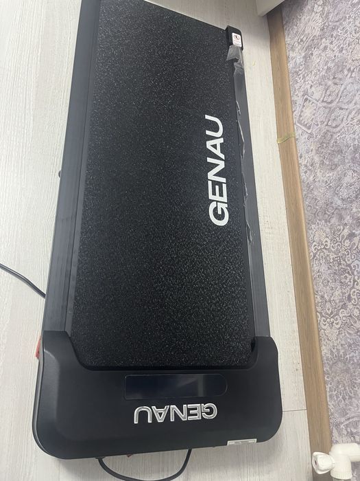 Беговая дорожка для спорта.