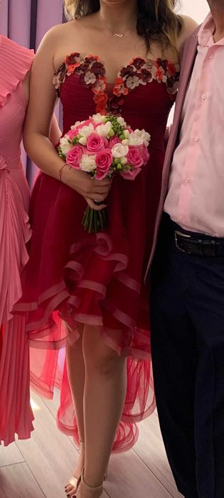 Vand rochie de nasa. Zi si seara.