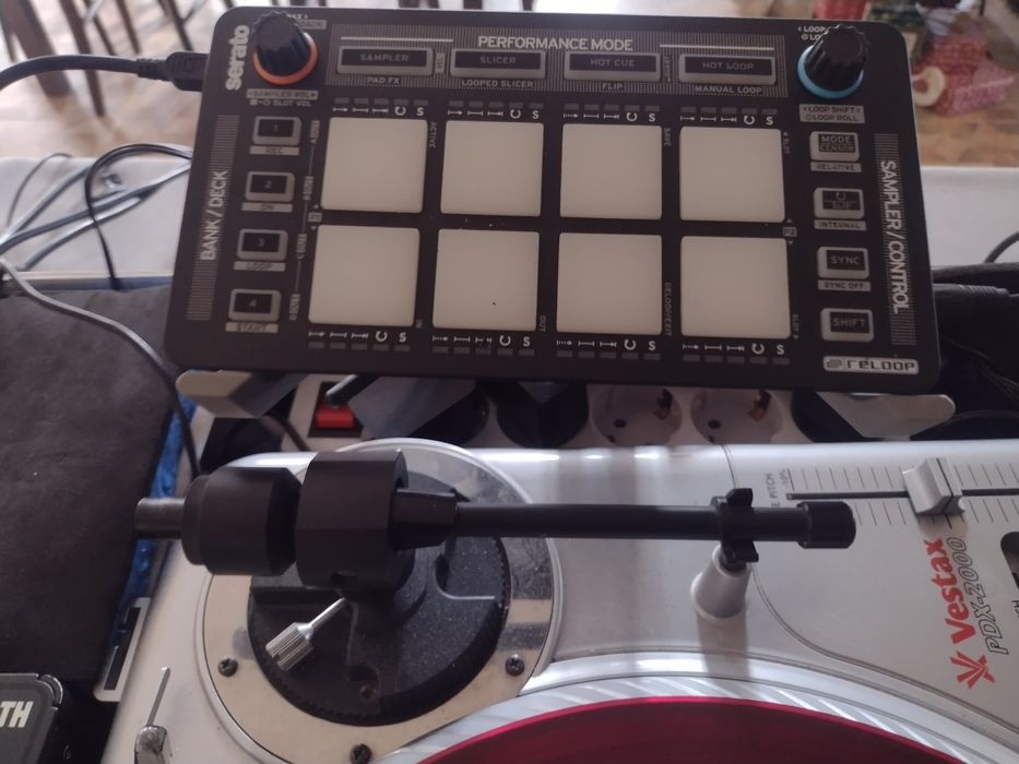 Reloop neon midi controller