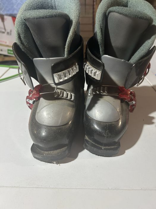 Детски обувки за ски