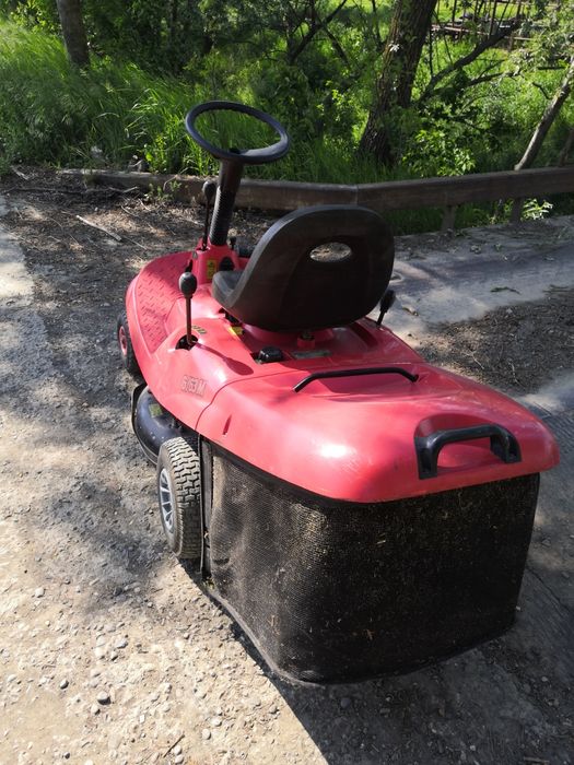 Tractoras pentru turns gazon