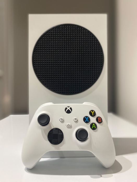 Xbox series s в идеальном состоянии