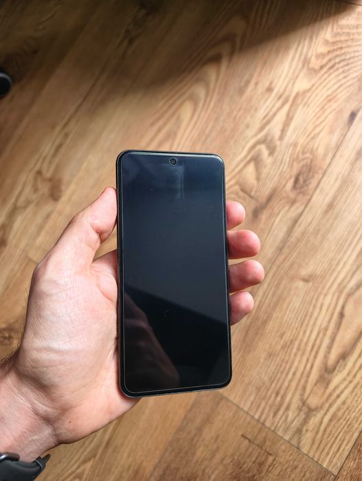 Google Pixel 8 Obsidian 128gb + 4 huse incluse