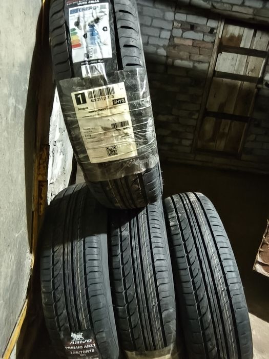Продам шины 205/70 R15