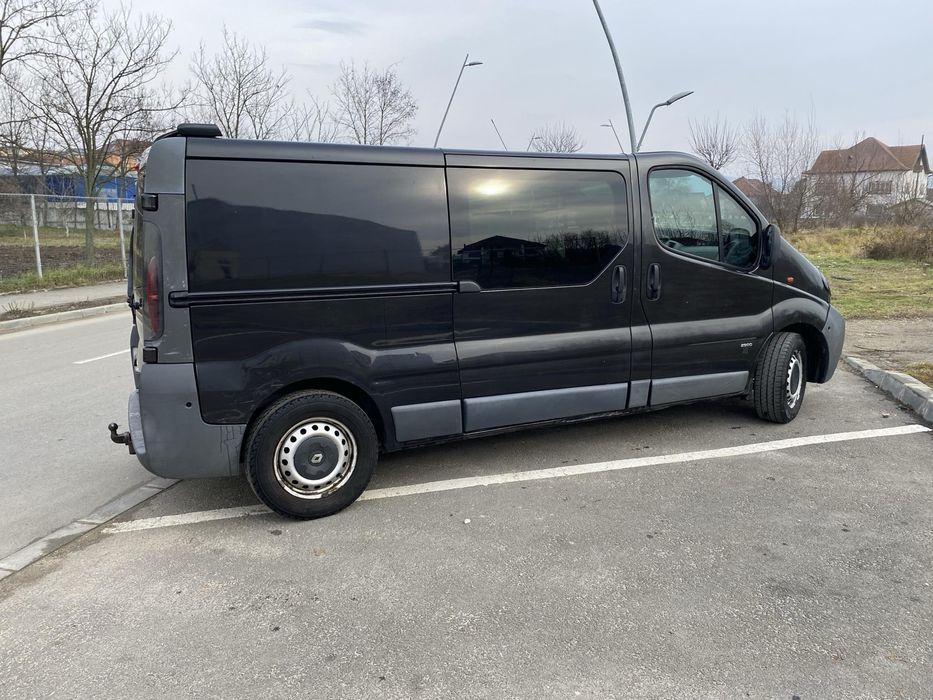 Opel vivaro  5+1 ,varianta lunga