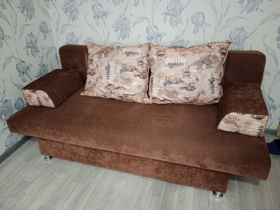 Продам ТВ,кавер, диван, штор