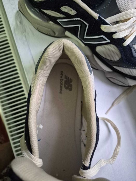 Adidasi New Balance 9060