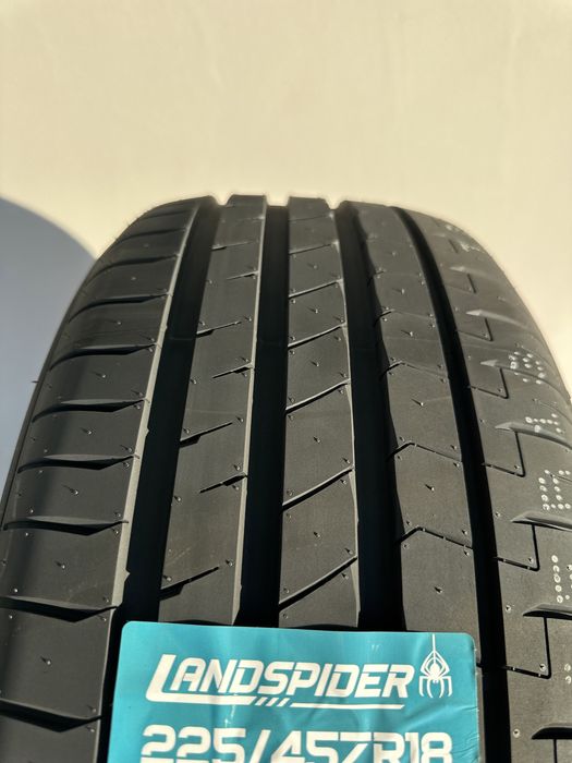 Летен Спорт Пакет LANDSPIDER 225/45R18 245/40R18  2254518  2454018