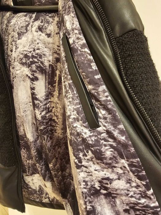 Зимно яке GUESS M-L