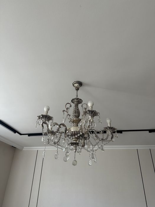 Продам б/у люстры