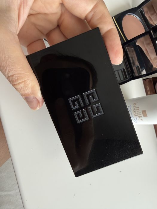Козметика Hourglass Dior Bobbi Brown