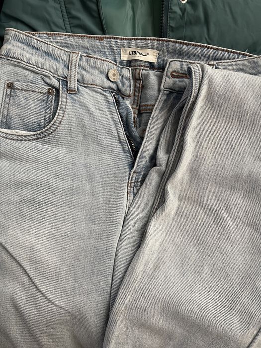 Продам женские джинсы