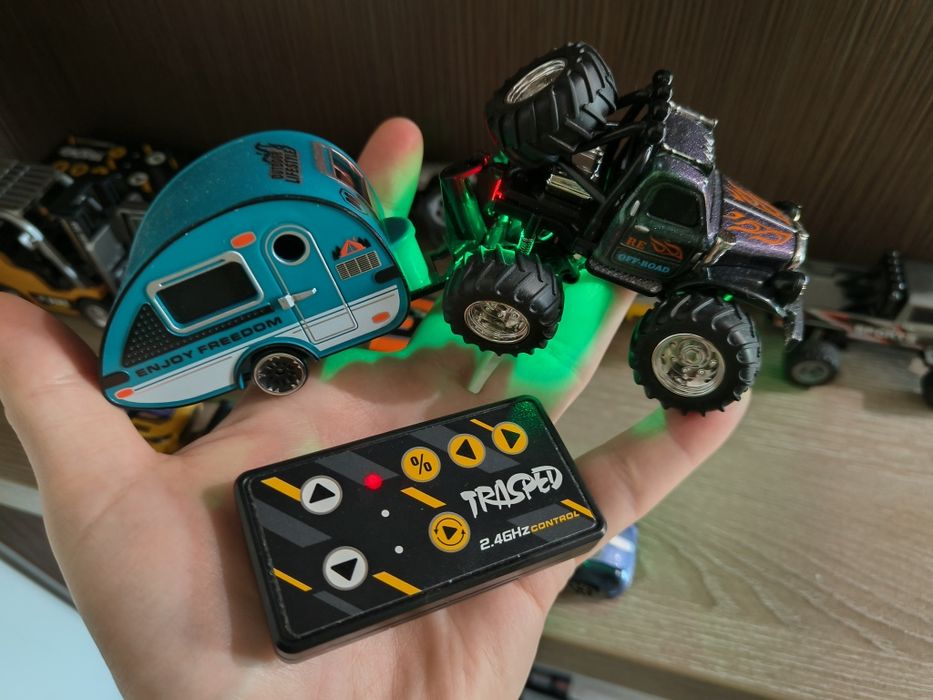 Mașinuțe 1:64 RC 100