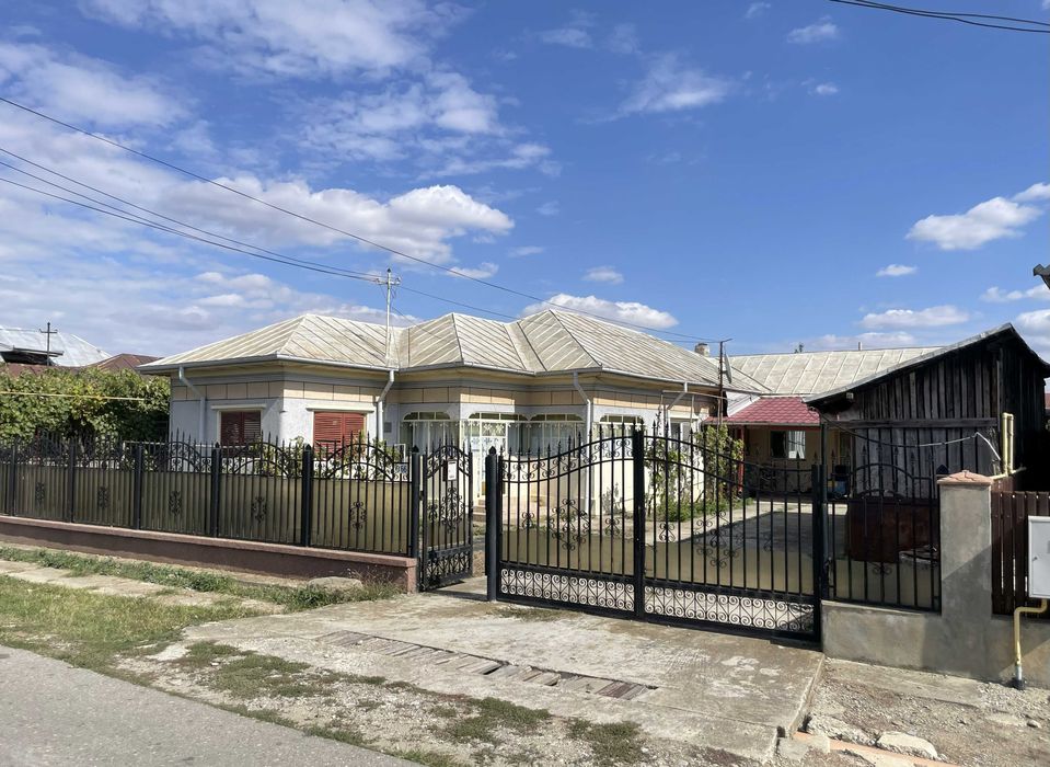 casa - spatiu comercial - ideal cabinet medical , service auto , birou