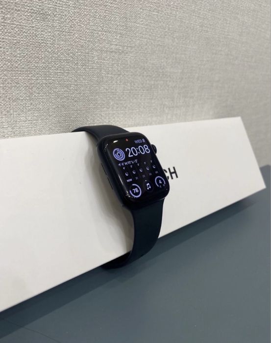 Продам Apple Watch SE