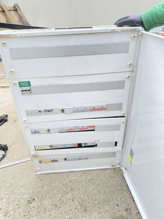 Vand tablouri electrice de metal