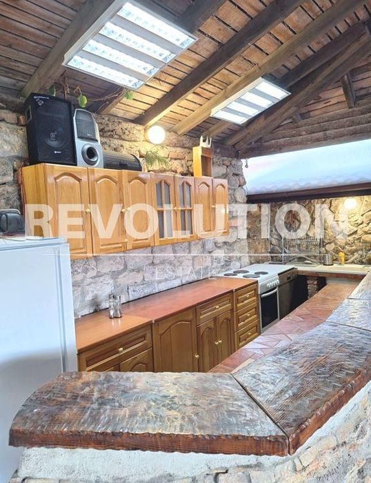 Дава се под наем Къща в Варна, Галата - 600 кв.м за 2593.35 € - Снимка #6