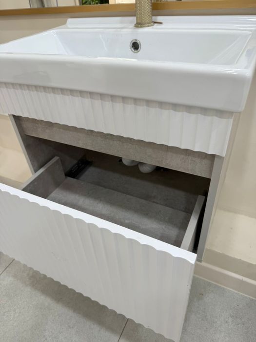 Раковина с тумбой